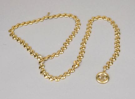 Chanel, cintura a catena vintage con ciondolo con 