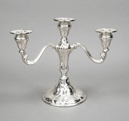 Candelabro a tre bracci, XX secolo, placcato, base