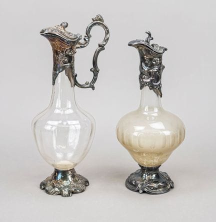 Deux carafes assemblées, XXe siècle, plaquées, cha