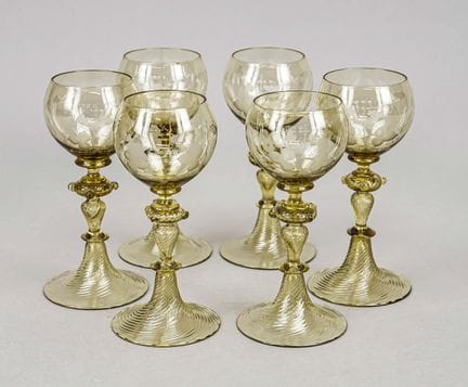 Six verres à vin, début du XXe siècle, pied en for