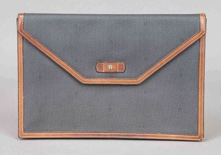 Aigner, cartella vintage, pelle (sintetica?) marte