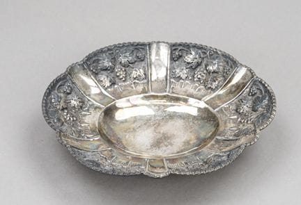 Ciotola ovale, XX secolo, argento sterling 925/000