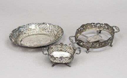 Tre coppette ovali, tedesche, XX secolo, diversi p