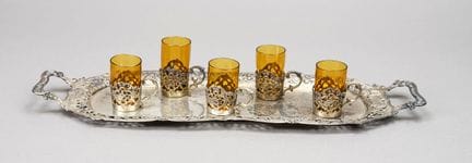 Cinque bicchierini da liquore su vassoio, Germania