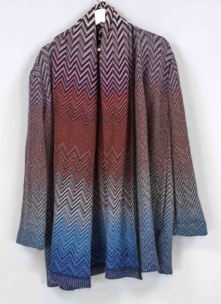 Missoni，多色印花针织大衣，配宽大披肩领，羊毛混纺面料，两侧插袋，无扣合设计，尺码44，有轻微