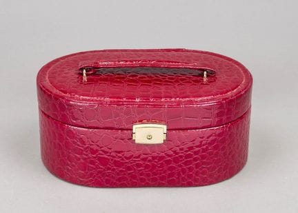 Estuche para joyas, de piel lacada en color rojo v
