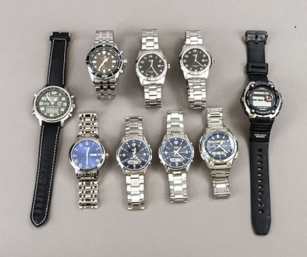 Lotto composto da 9 orologi: 6 Casio, 3 di altre m