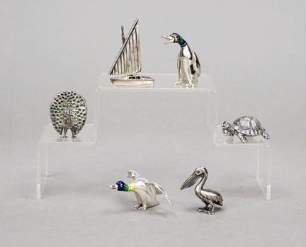 Six miniatures, XXe siècle, 5 en argent sterling 9
