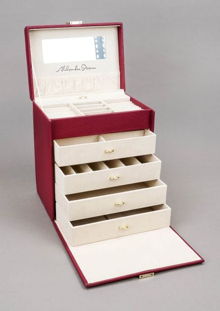 Espacioso estuche para joyas de Alexander Sternen,