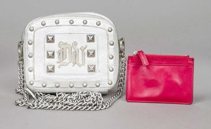 Versace, mini borsa a forma di scatola con borchie