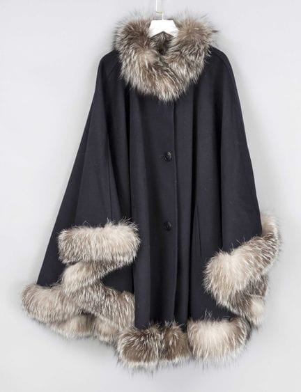 Jens Asendorf, luxurious cape made of 100% black c