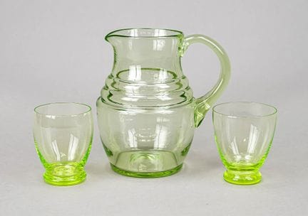 Pichet Art déco et deux verres à pied, vers 1920/1