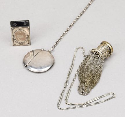Ensemble de trois petits objets, XXe siècle : port