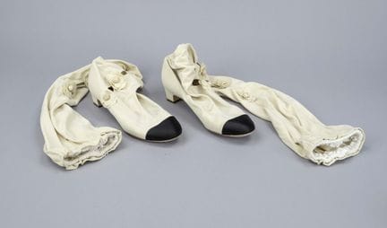 Chanel, bottes vintage au-dessus du genou, blanc c