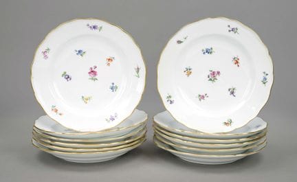 12 assiettes plates, Meissen, marque « Knaufschwer