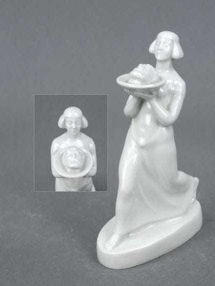 手持施洗者约翰头颅的莎乐美。釉面瓷器，约1920年。底标W.S.，高22厘米。