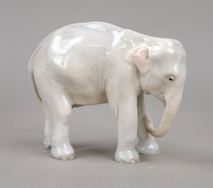 站立的大象，皇家哥本哈根，1897-1923年，第一批，细腻的写实釉下彩绘，长20厘米