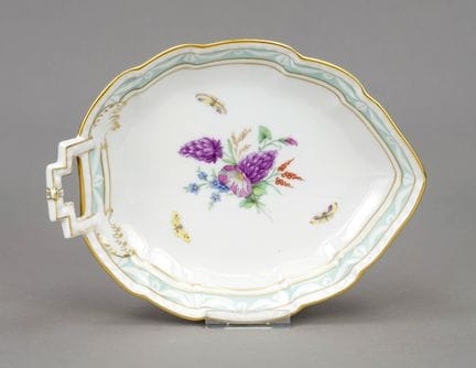 Tazza a forma di foglia, KPM Berlino, XX secolo, 1