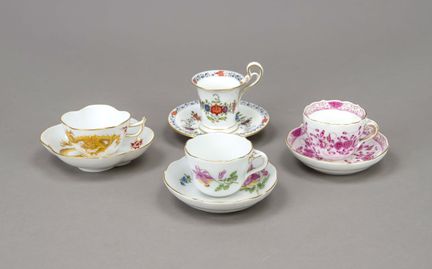 Quattro tazzine da caffè con marchio UT, Meissen, 