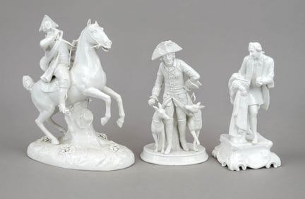 Trois figurines, blanches, XXe siècle : Frédéric l