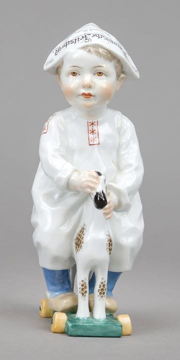 戴着报纸帽的男孩骑在马上，迈森，1934年后生产的标记，第一版，康拉德·亨切尔于1905年设计，型号