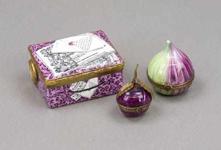 Tres latas con tapa, lata rectangular con tapa, si