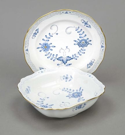 方形碗和盘，迈森，1934年后生产的标记，一级品，新型切口造型，饰有印度蓝釉，边缘略带金边，高23厘