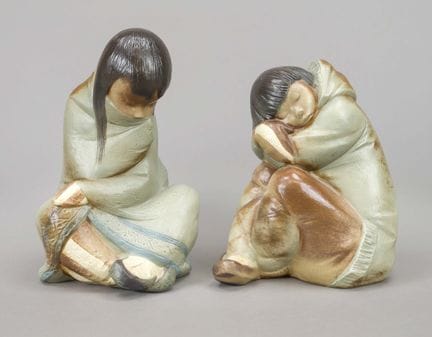 2 fillettes inuites assises, Lladro, Espagne, XXe 