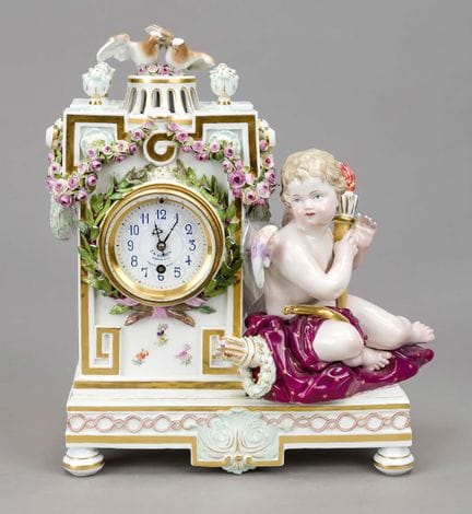 Orologio da tavolo con Cupido e colombe, Meissen, 