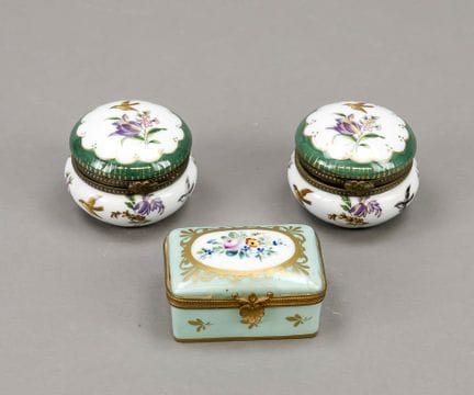 3 latas con tapa / pastilleros, Francia, finales d