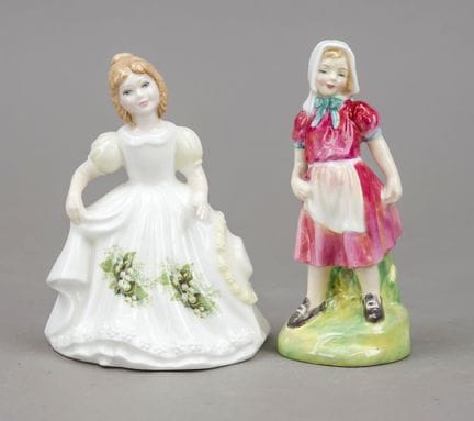 两尊雕像，皇家道尔顿（Royal Doulton），英国，20世纪，精致的釉下彩绘，每尊高约14厘米