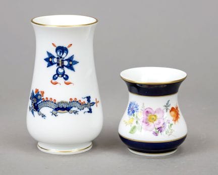 Dos jarrones en forma de copa, Meissen, segunda mi