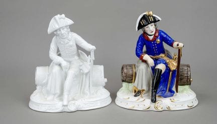 2尊雕像，腓特烈大帝，诺因多夫，21世纪，老弗里茨坐在酒桶上，1尊经彩绘装饰并镀金，1尊为白色，尺寸