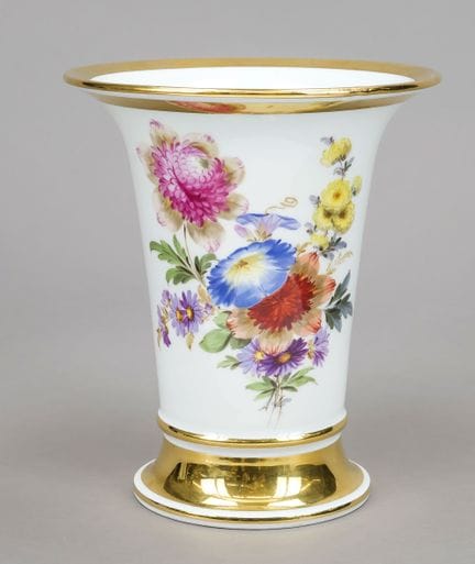 漏斗形花瓶，迈森，克瑙夫时期（1850-1924），一级品，两面饰有多色花卉图案，宽金边，高19厘米
