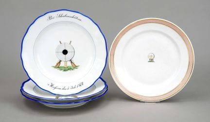 三块射击盘，迈森，克瑙夫施韦特 1850-1924， 1. W.，新型“新切口”款式，彩绘图案包含射