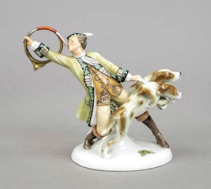 狩猎组雕，戈贝尔，20世纪初，猎人携猎犬吹响号角，彩绘并饰以镀金，经修复，高17厘米