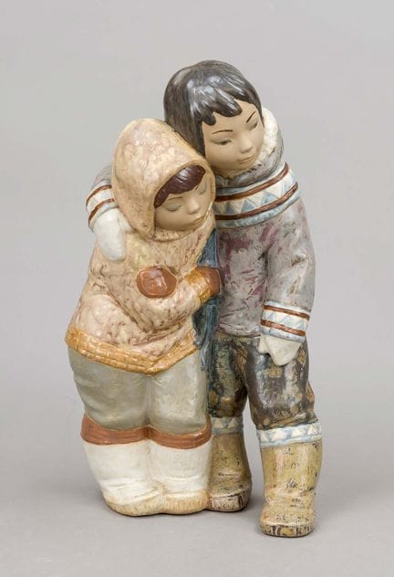 大型因纽特儿童双人组，Lladro，西班牙，20世纪末，陶瓷，彩釉，高34厘米
