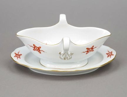 调味汁碗，迈森，1934年后出品，Deputat系列，饰有红色宫廷龙与金箔图案，长23厘米