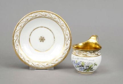 带底纹的纪念杯，柏林KPM，1800-20年标记，第一次世界大战时期，伊特鲁里亚式造型配坎帕纳式耳柄