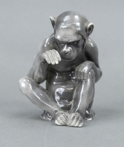 Singe assis, Goebel, milieu du XXe siècle, modèle 