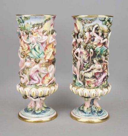 2个花瓶，卡波迪蒙特（Capodimonte），多恰（Doccia），意大利，20世纪，瓶身环绕着描