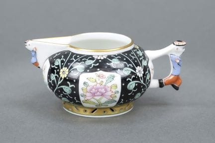 带橘子形耳柄的小壶，赫伦德（Herend），20世纪下半叶，中国风，Siang Noire纹样，金边
