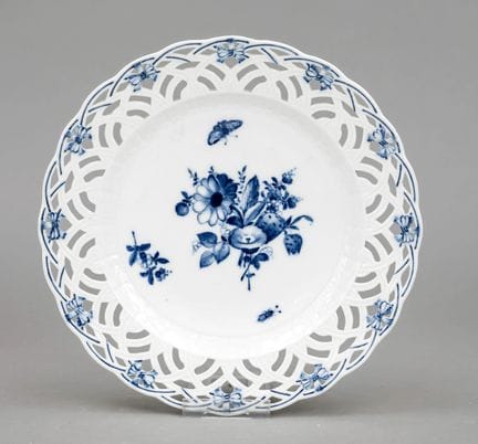 Assiette ajourée, KPM Berlin, XIXe siècle, 1re gue