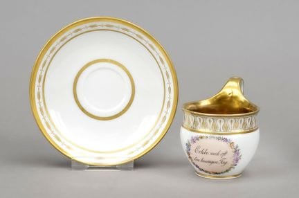 纪念杯，柏林皇家瓷器厂（KPM），约1800年标记，一等品，1803-17年绘饰标记， 埃特鲁里亚式