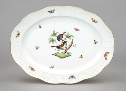 椭圆形盘，赫伦德（Herend），20世纪，罗斯柴尔德（Rothschild）纹样，彩绘鸟类与昆虫图