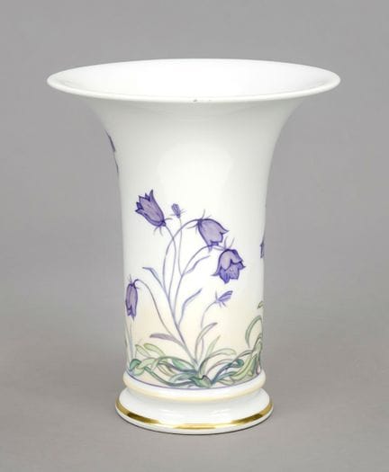 喇叭形花瓶，尼姆芬堡，1925-75年款，鲁道夫·西克设计，饰有花卉与蝴蝶的多色彩绘，金边，高20厘