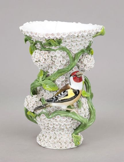 饰有鸟儿的雪球花花瓶，迈森，19世纪，第一类，设计稿 约翰·约阿希姆·肯德勒 1740-50年，模型