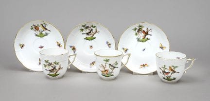 三只带UT标记的咖啡杯，赫伦德（Herend）品牌，20世纪，罗斯柴尔德（Rothschild）纹样