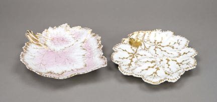 两只叶形浅盘，1只为KPM出品，19世纪初，粉色与金色装饰，盘长25厘米；1只为克里斯特瓷器厂出品，
