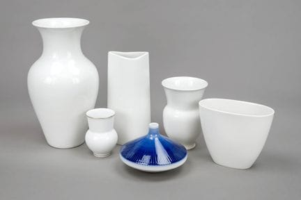6只花瓶，柏林皇家瓷器厂（KPM），20世纪，花瓶，龙纹，白色，完好，高27.5厘米；2只哈勒花瓶，